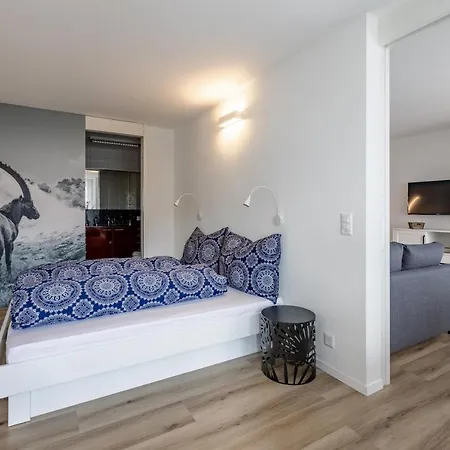 Alexandra 513 *